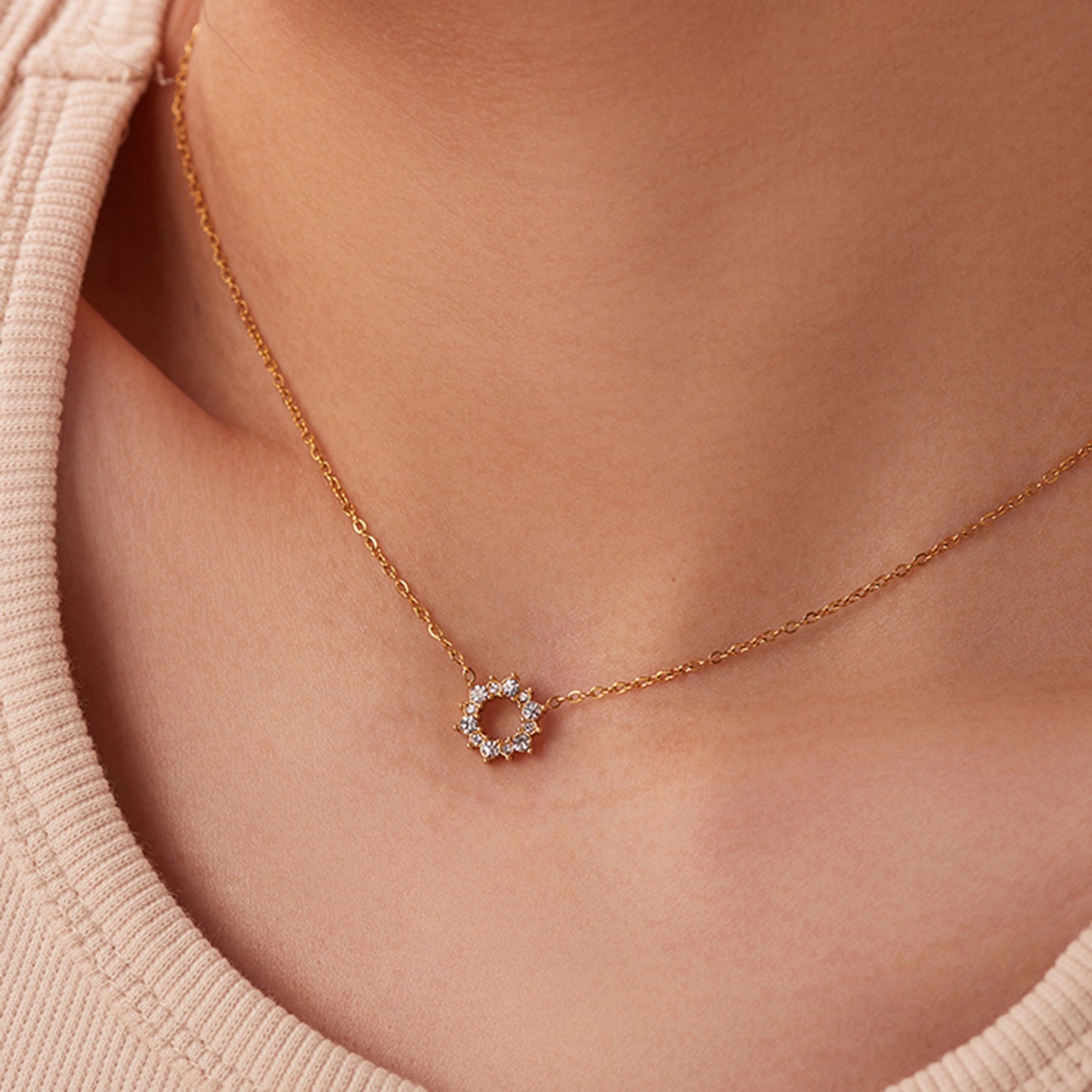 Sparkling Halo Necklace