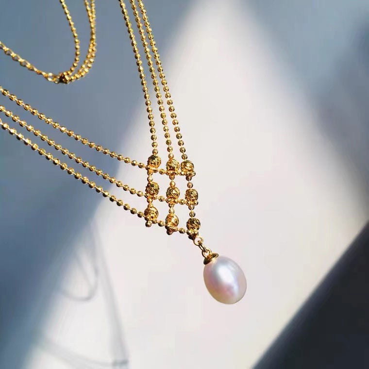 DuElle Signature Pearl Necklace