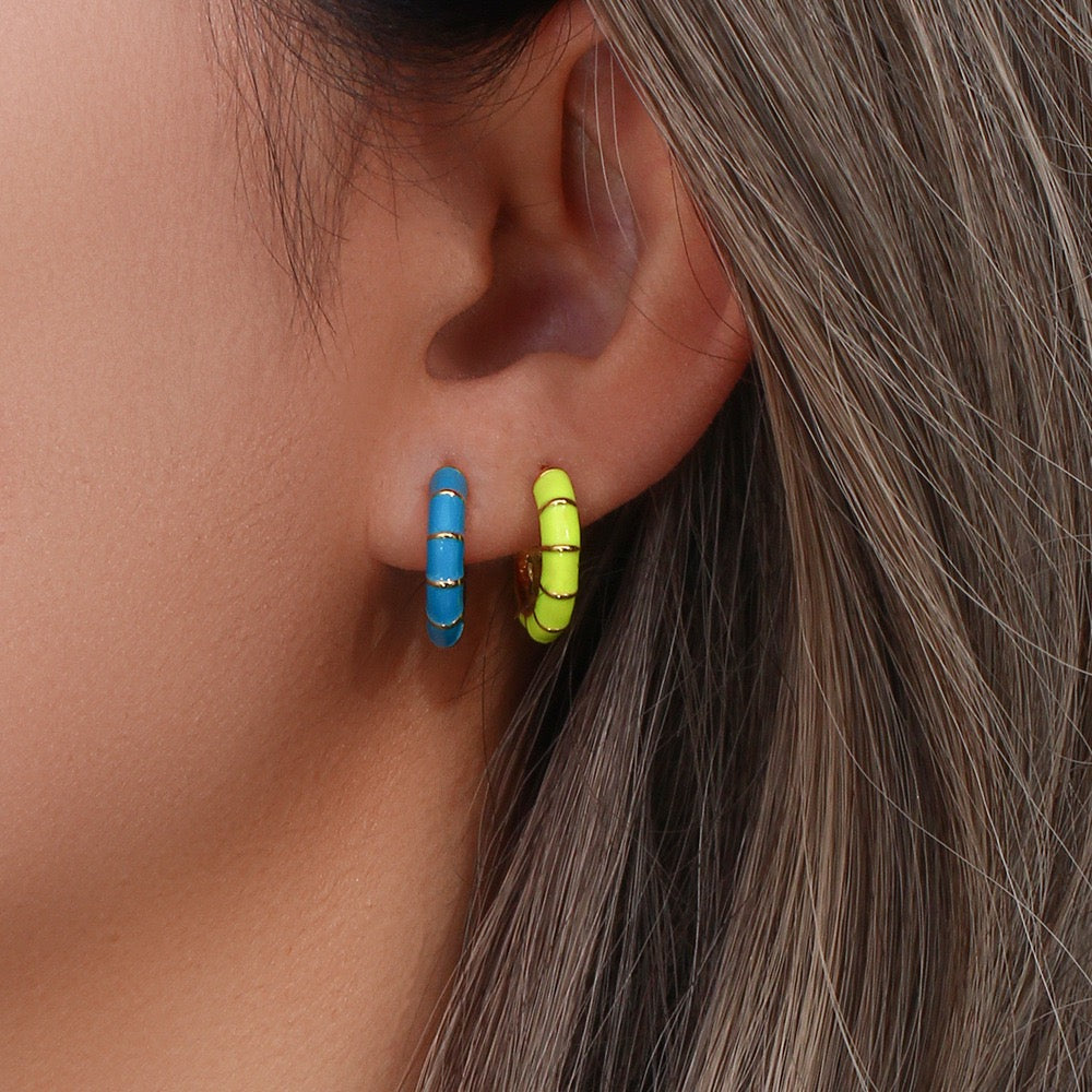 DuElle Summer Mini Huggie