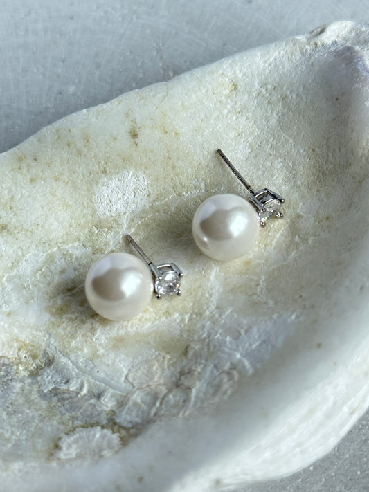 Fresh Water Pearl Earrings